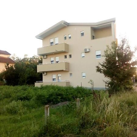 Tufio Apartmani Ulcinj Bagian luar foto